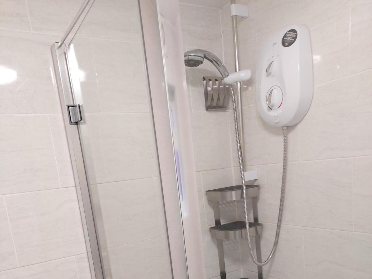 Lovely Studio-Flat With Free Parking, Free Wifi. Leeds  Buitenkant foto