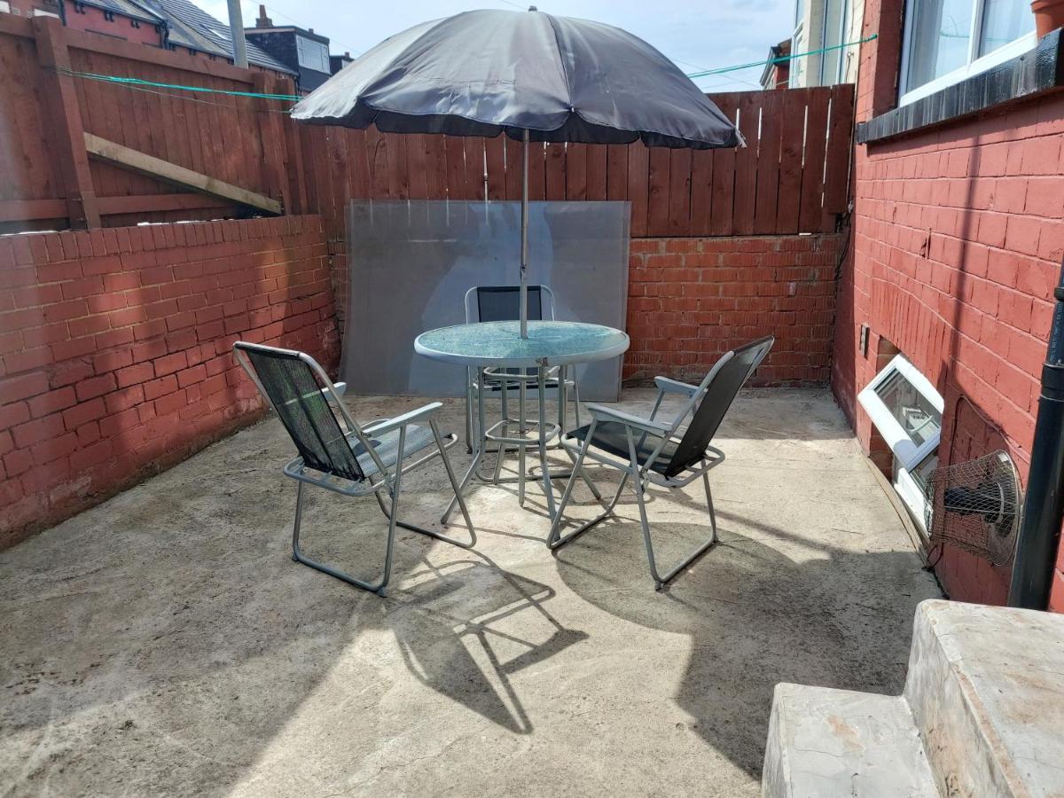 Lovely Studio-Flat With Free Parking, Free Wifi. Leeds  Buitenkant foto