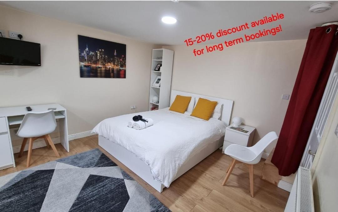 Lovely Studio-Flat With Free Parking, Free Wifi. Leeds  Buitenkant foto